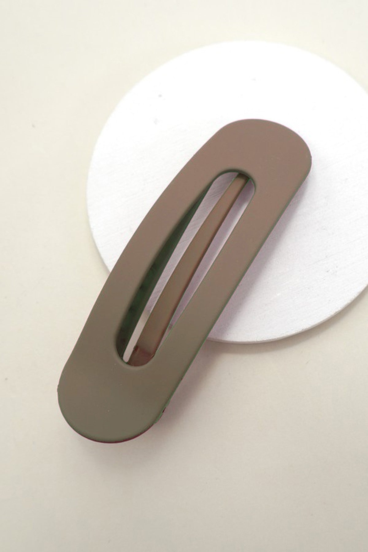 Large Oval Lay Down Flat Hair Claw Clips